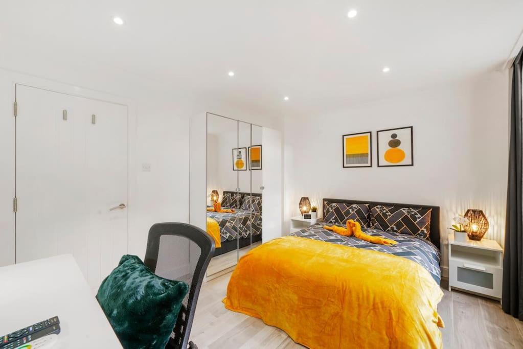 Modern 2 Bedroom Apartment In The Heart Of Лондон Екстер'єр фото