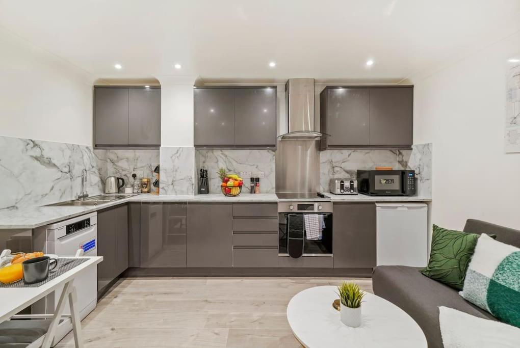Modern 2 Bedroom Apartment In The Heart Of Лондон Екстер'єр фото